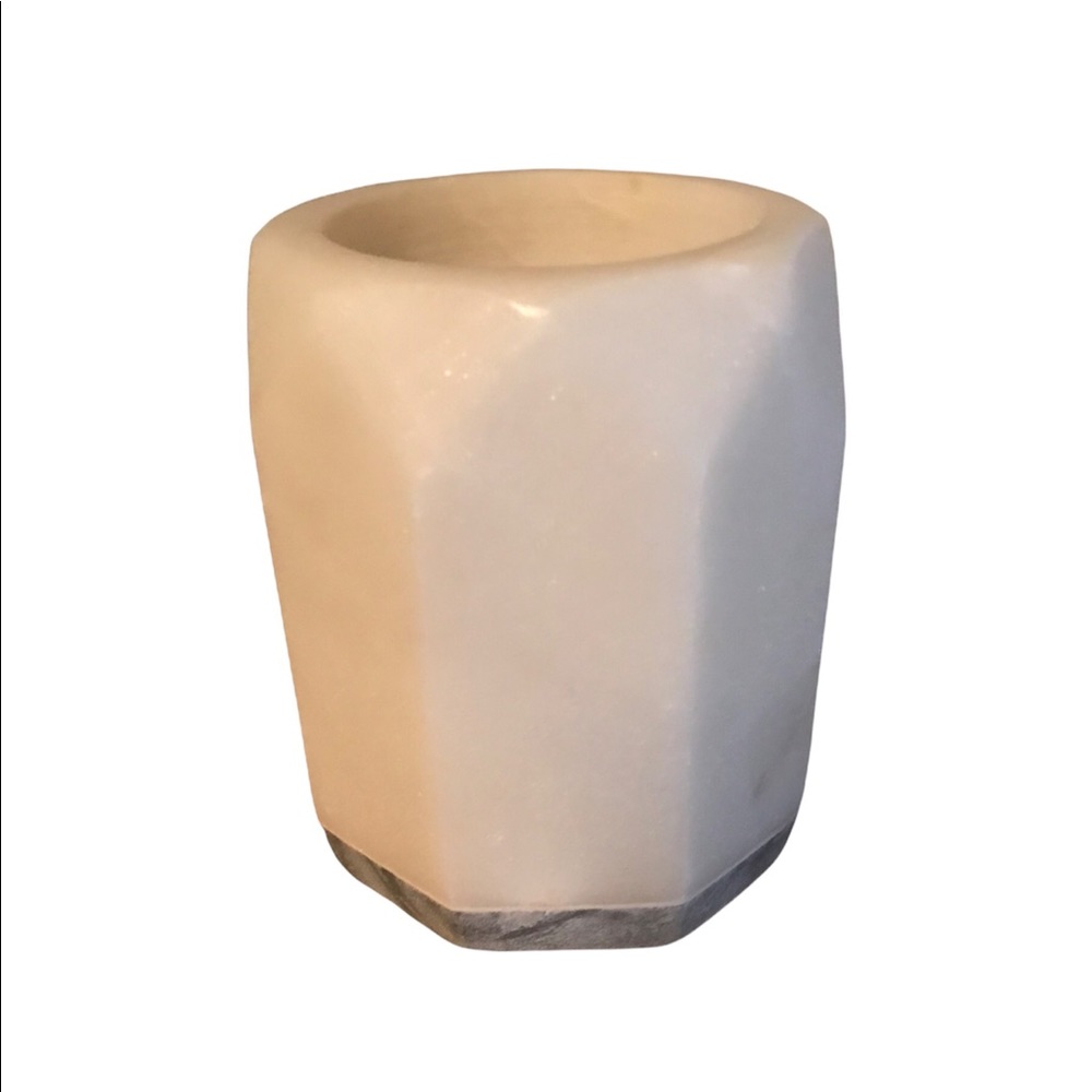 NWT Marble toothpaste holder
